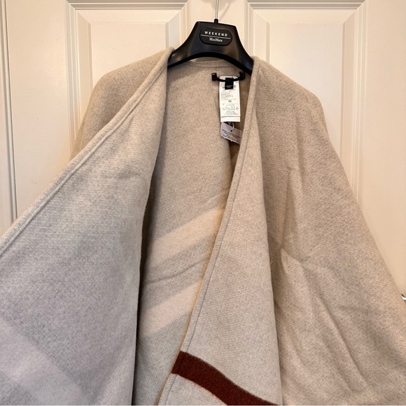 Made In Italy Weekend Max Mara Label-cut Wool Blend Large Cape Sz:OS Fall/Winter - Picture 7 of 16